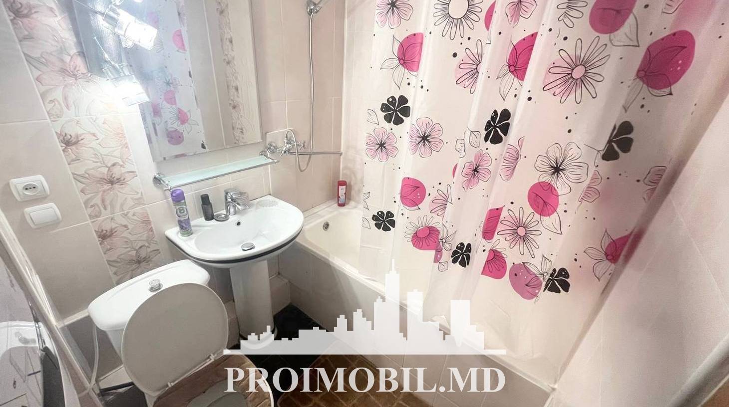 https://images.proimobil.md/43sZYYoLV8i_I2qqRy0UocPMuHNA6oOAxumE5GxdmKY/watermark:0.75:so:0:30:0.39/resize:fill:1460:816:1/gravity:ce/bG9jYWw6Ly8vZXN0YXRlL2xyLzE3NWVmMDAwLThjMmItNDg5My1hZDU2LWI5NWM2MGI5NWVhOC5qcGVn