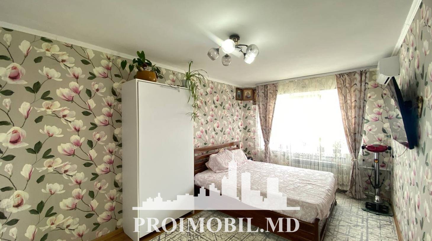 https://images.proimobil.md/43vcF79j_JP8y2YmmkJXJrynvAOqvQwDN1LP05gzJ1A/watermark:0.75:so:0:30:0.39/resize:fill:1460:816:1/gravity:ce/bG9jYWw6Ly8vZXN0YXRlL2xyLzIxNTk3ODgyLTcyNzEtNGUxYy1hMDM4LTY1NzJiNTcxOTYxZC5qcGVn