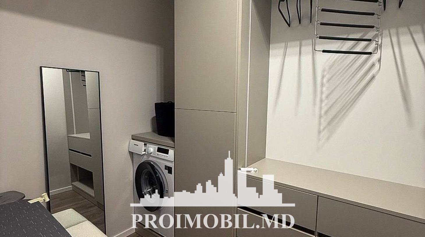 https://images.proimobil.md/49uF6L32mPqVEb-Zo1a8sepPO4DEEuUO1lZmYGDXNlY/watermark:0.75:so:0:30:0.39/resize:fill:1460:816:1/gravity:ce/bG9jYWw6Ly8vZXN0YXRlL2xyL2M5MTlkMWJkLTM4N2YtNDAwNi05NDgxLWNkMjMyYWY5NjY4MC5qcGVn