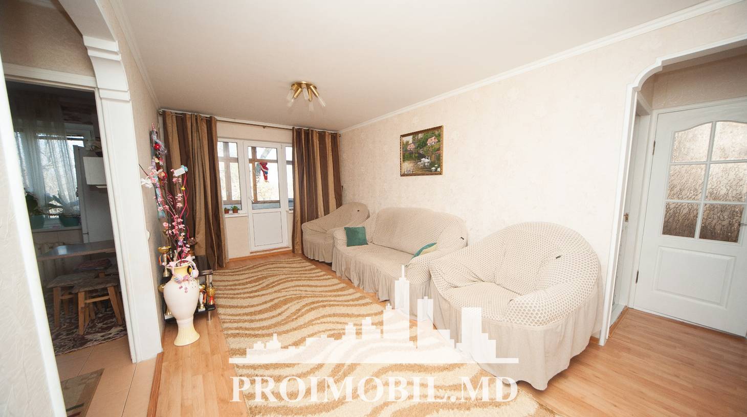 https://images.proimobil.md/4CJpuoh5Cgwmgn1QJvgXWvFUO0g2J5OixNBqSU2kZ2w/watermark:0.75:so:0:30:0.39/resize:fill:1460:816:1/gravity:ce/bG9jYWw6Ly8vZXN0YXRlL2xyL2FhZjNlZjM5LTBkMzYtNDVlNS1iZGU2LTA0YTA1Njc0NWIyZC5qcGVn