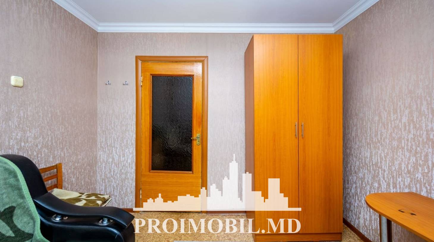 https://images.proimobil.md/4DAnFDgKB7kJECzDwMcM55-AjXrtaWqAuKKoXIEDbZ4/watermark:0.75:so:0:30:0.39/resize:fill:1460:816:1/gravity:ce/bG9jYWw6Ly8vZXN0YXRlL2xyLzUwZmViZjEyLTU0YTUtNGQxNy1hN2M3LTc0MmU2ZDMwZWFhMS5qcGVn