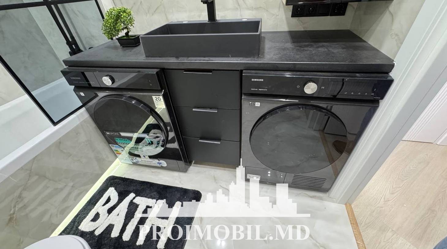 https://images.proimobil.md/4IIe5BSU3W3WQEeXlUmMSeEPdZhlDT1B0awXrzTnx1Q/watermark:0.75:so:0:30:0.39/resize:fill:1460:816:1/gravity:ce/bG9jYWw6Ly8vZXN0YXRlL2xyL2YwZjMzYTRhLTZkYTAtNDNlNy1iMTFkLWQ4MjVjYzM1NjEwMS5qcGVn