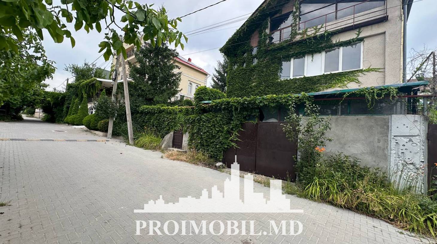 https://images.proimobil.md/4KFNrhwpDzIN3YOg9b8yxOceE_qjgCzOIV11iaRCV2A/watermark:0.75:so:0:30:0.39/resize:fill:1460:816:1/gravity:ce/bG9jYWw6Ly8vZXN0YXRlL2xyLzFhOTA1ZjgxLWJiNDctNGRiZS04YjAyLTI4ZjM1ZTkxY2MzYi5qcGVn