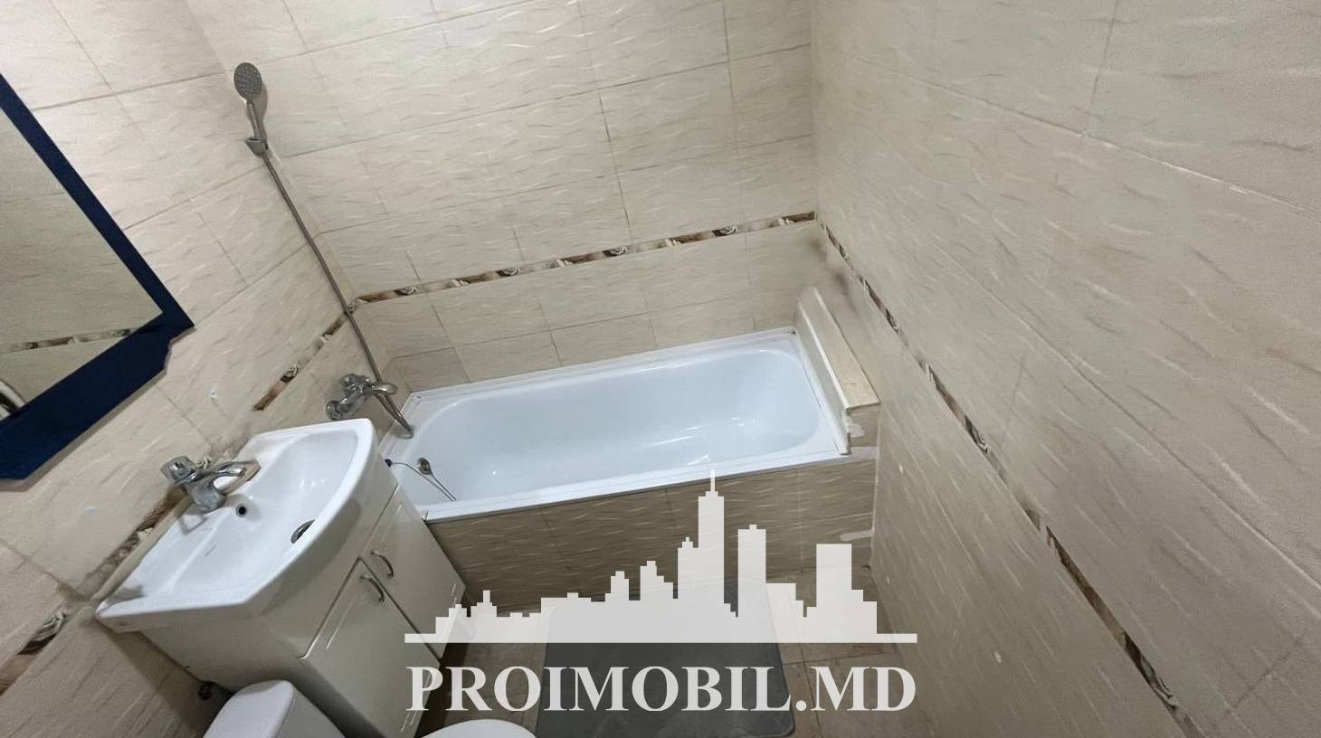 https://images.proimobil.md/4QLoDDfg4c3FUBypxYeMjv44C866h6f8WCK1Viqt5zE/watermark:0.75:so:0:30:0.39/resize:fill:1460:816:1/gravity:ce/bG9jYWw6Ly8vZXN0YXRlL2xyLzkyNjQ1ZGRiLTJjMDktNDYyNy1hMjI0LTViODg1MzVmM2Q5My5qcGVn