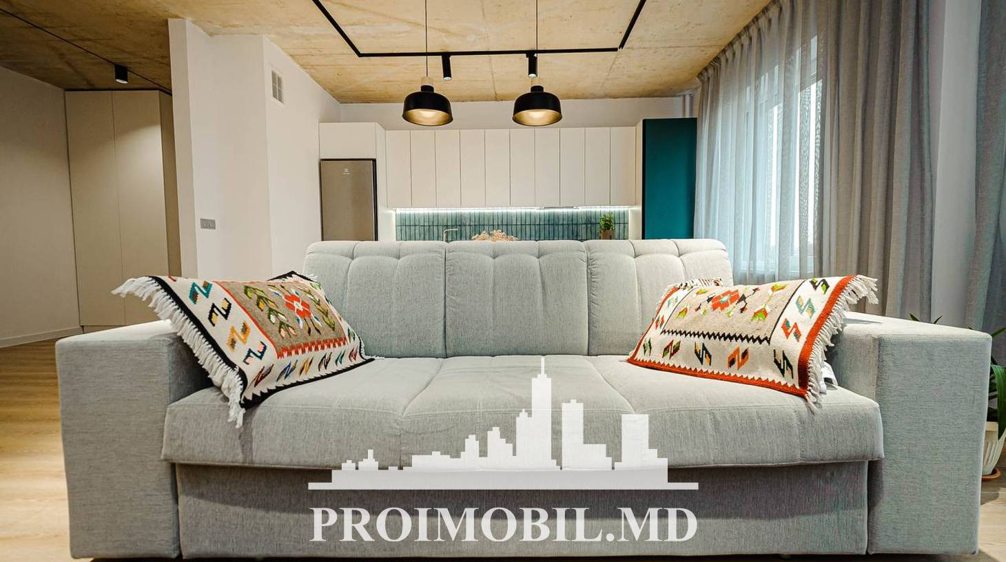 https://images.proimobil.md/4QUe4V3_YPo5nQ-_kH3FU-NXPuMASj_j5irLmaSYMbg/watermark:0.75:so:0:30:0.39/resize:fill:1460:816:1/gravity:ce/bG9jYWw6Ly8vZXN0YXRlL2xyLzZjMTlkMmEzLTFiMzUtNGY1Ny05Y2Y2LTUyMzQxZTkxYjEwZC5qcGVn