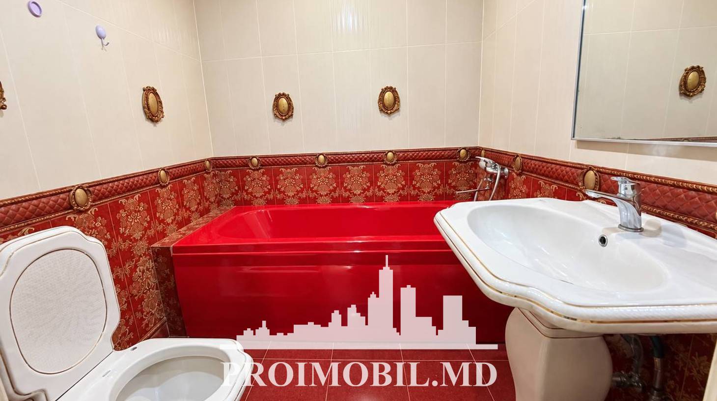 https://images.proimobil.md/4QrXzy2rLjbSZocwZ_hFvWL5Qqf8q8C7iTCyHiiO5FU/watermark:0.75:so:0:30:0.39/resize:fill:1460:816:1/gravity:ce/bG9jYWw6Ly8vZXN0YXRlL2xyL2VjZmZmODJiLTQ4MTktNGQ5Mi1hNDY0LTMwM2M0YTg0NTMwNy5qcGVn