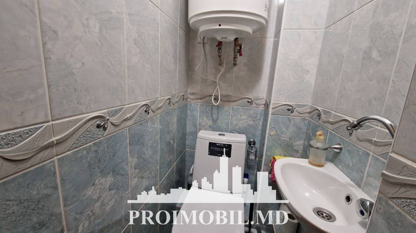 https://images.proimobil.md/4R3uZDqPIok-1bIcmfEsW_aRpOFEXbDOFaHvh8lJt1s/watermark:0.75:so:0:30:0.39/resize:fill:1460:816:1/gravity:ce/bG9jYWw6Ly8vZXN0YXRlL2xyLzk0ZjBmNTU5LTMzMGEtNDViZS04NWFiLTgyZTc0MzNjYzliNi5qcGVn