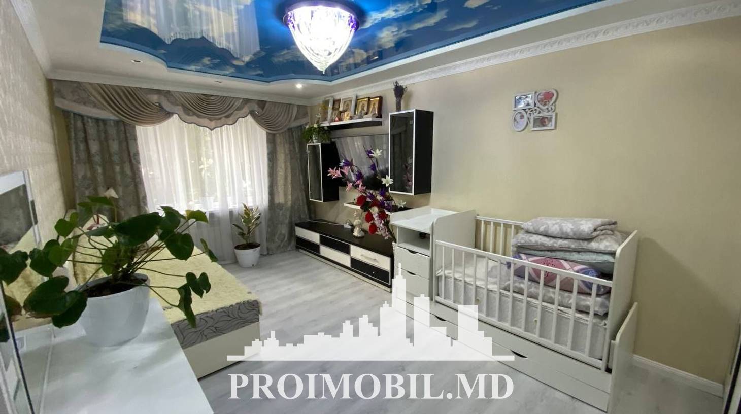 https://images.proimobil.md/4SVISnfDRagWpUv02RkN7V9MSHM1HdMI4DNkD9hW1lo/watermark:0.75:so:0:30:0.39/resize:fill:1460:816:1/gravity:ce/bG9jYWw6Ly8vZXN0YXRlL2xyLzNkMDdiNzBlLTQyZmYtNDM3Mi1iNWQwLTkwYzA5YzkwZGQxMy5qcGVn