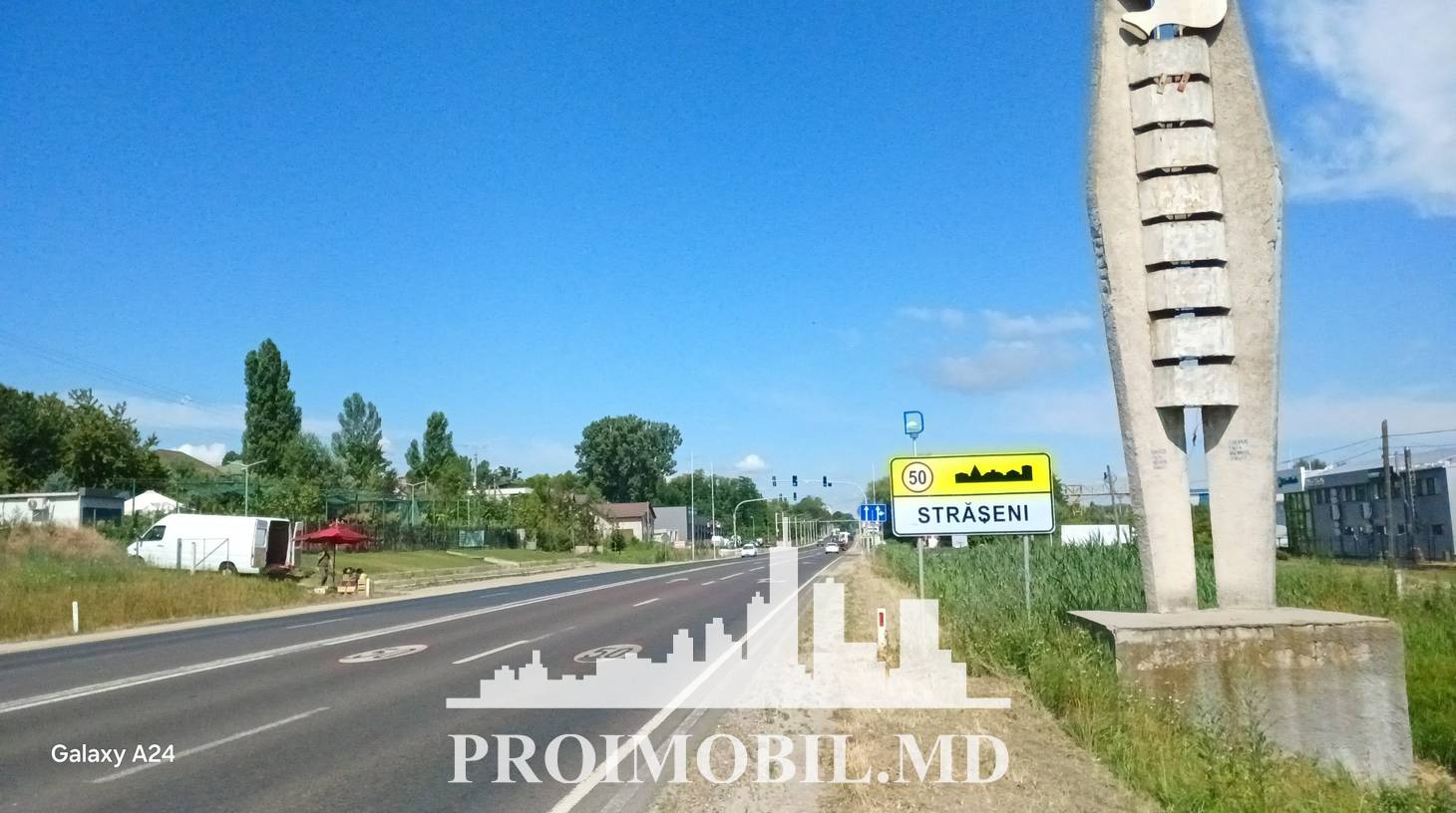 https://images.proimobil.md/4TrS61yZVyyMg1OY0SHBVrBUAqtXBYITX9bBxK8A-Gc/watermark:0.75:so:0:30:0.39/resize:fill:1460:816:1/gravity:ce/bG9jYWw6Ly8vZXN0YXRlL2xyLzBiODgzOTU0LTVjMDAtNDNhOC04YmE0LWRkMzg1OGZlYTlkNy5qcGVn