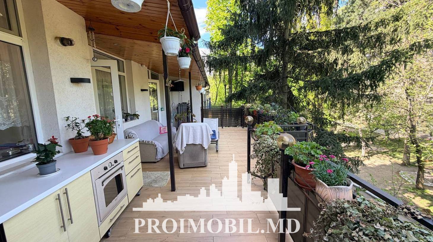 https://images.proimobil.md/4U9o--yB-MG0ZKofGeCoeaIhJ9SMqWiszCbKmHzsiO0/watermark:0.75:so:0:30:0.39/resize:fill:1460:816:1/gravity:ce/bG9jYWw6Ly8vZXN0YXRlL2xyLzcxNGJiNDdlLTAyOWEtNDAwNy04MGU4LTU0NGM5OTZjMjIwMS5qcGVn