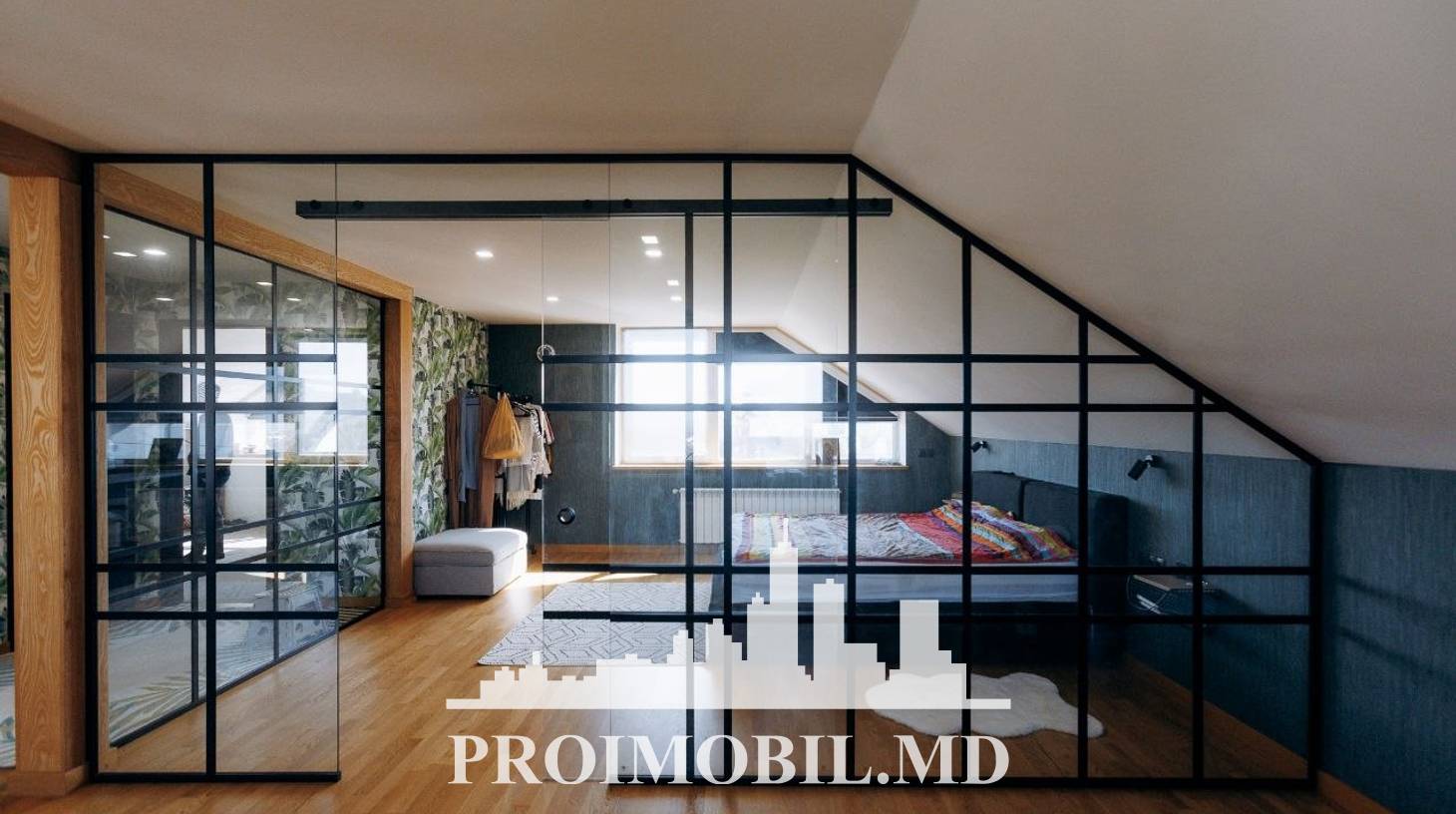 https://images.proimobil.md/4UNB121iSaLRYEBQJKoN0HJrT4TLhoq7Nh3QiQ4jDwE/watermark:0.75:so:0:30:0.39/resize:fill:1460:816:1/gravity:ce/bG9jYWw6Ly8vZXN0YXRlL2xyLzAwZWRjMTg2LTllYmItNGVkZi04ZmU3LWZjNDExYTdlMjgxMi5qcGVn