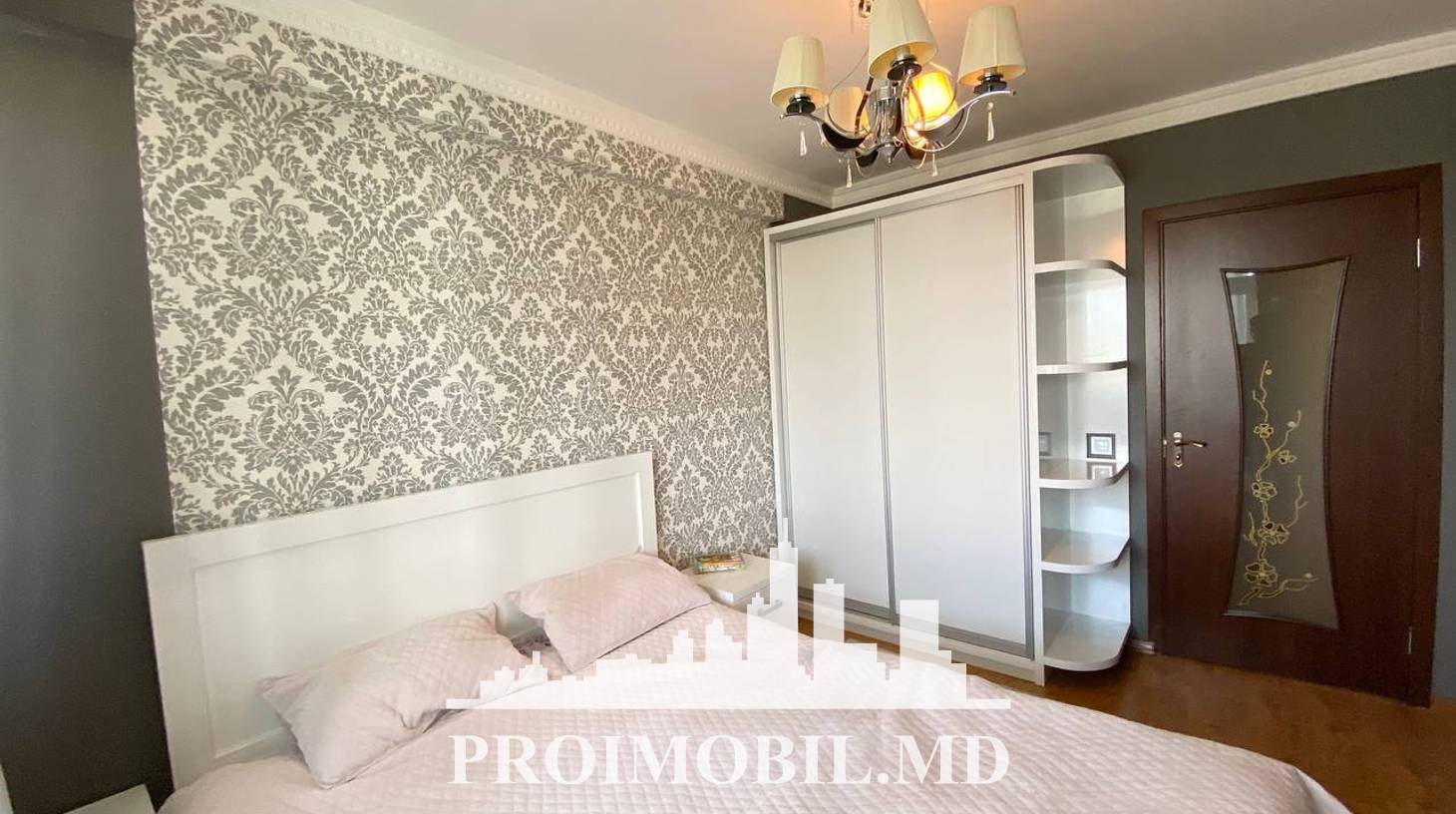 https://images.proimobil.md/4USQ_4bx0BaPPa7KwopTeZaehlOz6z6UVov8yB50_Gc/watermark:0.75:so:0:30:0.39/resize:fill:1460:816:1/gravity:ce/bG9jYWw6Ly8vZXN0YXRlL2xyLzc0ZTQ1OWJmLTNiMmUtNDU4ZS05NmJlLTc2MDgxY2JjY2U5Ny5qcGVn