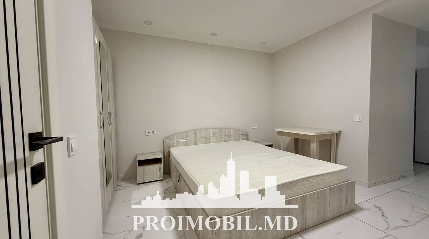 https://images.proimobil.md/4W5vUoZHbmud4yu6KaJXaJctJ4_BmCyXmF6hBdLLG28/watermark:0.75:so:0:30:0.39/resize:fill:1460:816:1/gravity:ce/bG9jYWw6Ly8vZXN0YXRlL2xyLzVhYWEyNWMwLTc4ZjYtNGNlMi1hMTk2LTliYTdkYzExNDZjNS5qcGVn