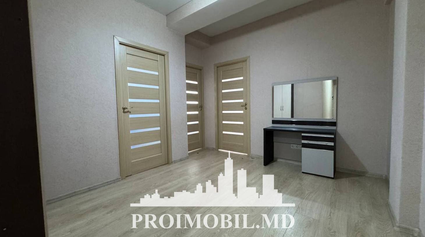 https://images.proimobil.md/4X3pCu87kQ90P5WO-CHjCjN8bKAo-HssDXSYvvZCPTY/watermark:0.75:so:0:30:0.39/resize:fill:1460:816:1/gravity:ce/bG9jYWw6Ly8vZXN0YXRlL2xyLzk3YTE5YmYxLWM0NjMtNDZjNi04ODVkLTgyNDYzYThlNjcwNi5qcGVn