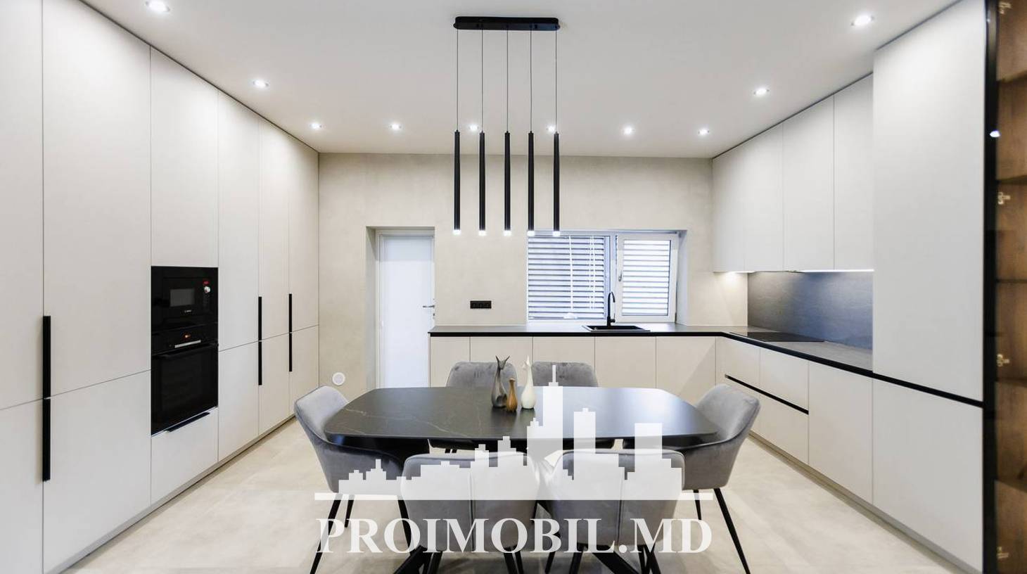 https://images.proimobil.md/4X8MlhWPb47LplQEms6t_15yz0yU3byq60Tu8hr9IuM/watermark:0.75:so:0:30:0.39/resize:fill:1460:816:1/gravity:ce/bG9jYWw6Ly8vZXN0YXRlL2xyLzRjMzY1NDczLTU1NWMtNDVhMi04NTA5LTlhZTc4YWEyZDhhMi5qcGVn
