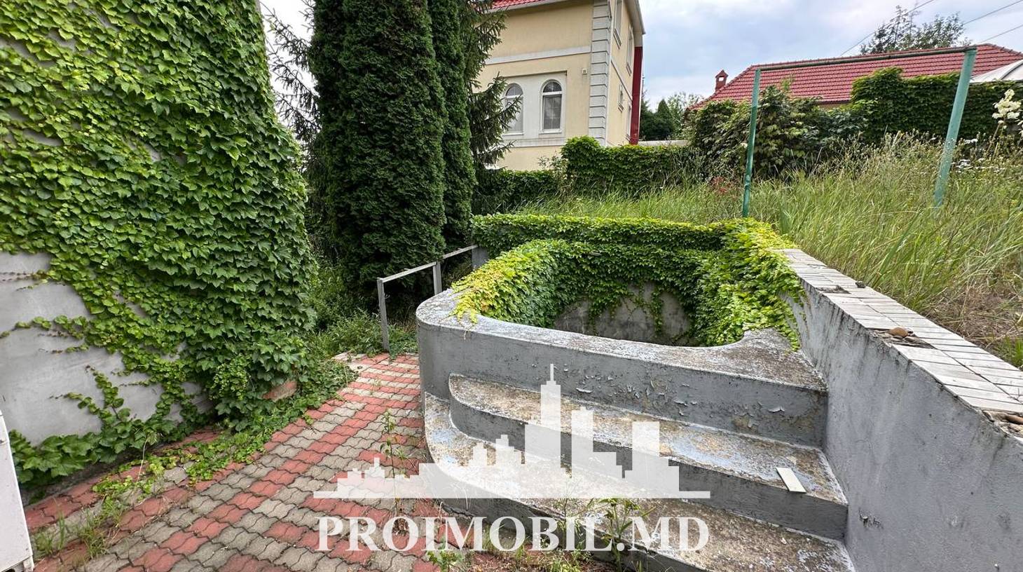 https://images.proimobil.md/4XUN5VuNOqJuukSpIMy-swcgE-Ku_7wZ9bjQhzgr6tk/watermark:0.75:so:0:30:0.39/resize:fill:1460:816:1/gravity:ce/bG9jYWw6Ly8vZXN0YXRlL2xyLzY0NGFmZWQyLTY4ZjQtNDE0Ni04MTA0LWRiYTcxMWJkZjYzZi5qcGVn