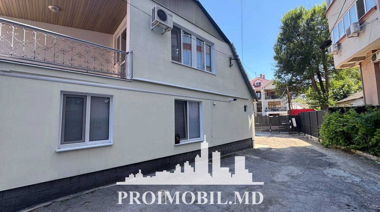 https://images.proimobil.md/4ZFCVhLUFLaXoaoA8_wX8aG8uKAsTx17NS7o6vD0Otc/watermark:0.75:so:0:30:0.39/resize:fill:1460:816:1/gravity:ce/bG9jYWw6Ly8vZXN0YXRlL2xyLzY5MGE1YzlkLWFkOWEtNGM1Ni1iOWZiLWNlN2VjYjk4ZDAzZi5qcGVn