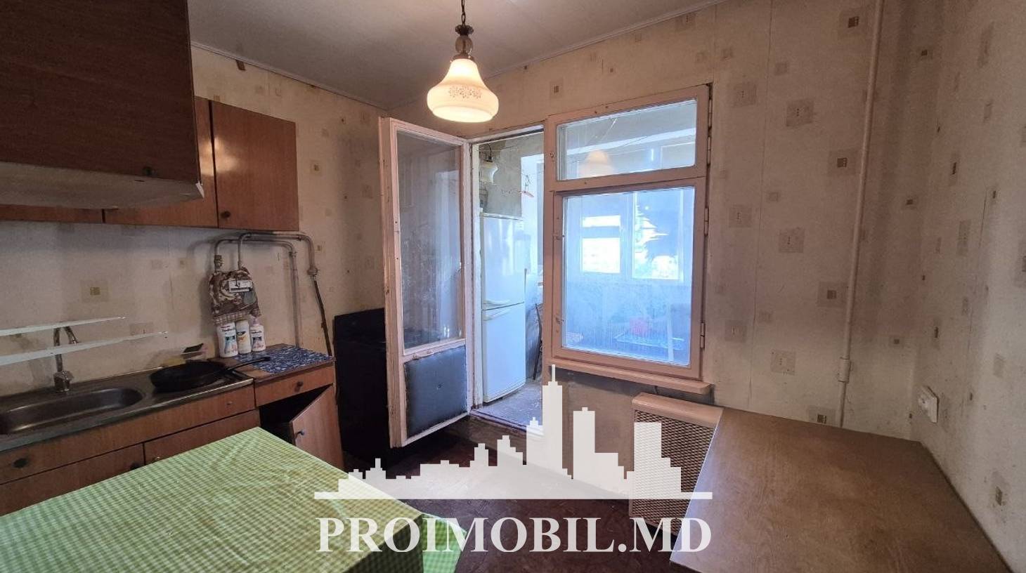 https://images.proimobil.md/4e65qR5p-CuAaH1f86VaJHnpQWhjrueU35EwZkXb2TA/watermark:0.75:so:0:30:0.39/resize:fill:1460:816:1/gravity:ce/bG9jYWw6Ly8vZXN0YXRlL2xyLzNkYjg1MWZjLTY1OGItNDI4Zi04M2M5LTdlYzFmNjVkOGIzZi5qcGVn
