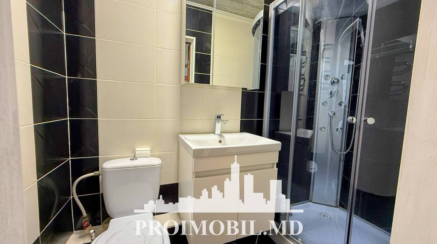 https://images.proimobil.md/4iKwMub0cSQ15pRyga0UX9HBlidUIdxhPvhi8QvR_hw/watermark:0.75:so:0:30:0.39/resize:fill:1460:816:1/gravity:ce/bG9jYWw6Ly8vZXN0YXRlL2xyLzcyNDllZjQ1LTE5ZjQtNGMyOC05NjNlLTc4NTk4Mzg1MTEzMy5qcGVn