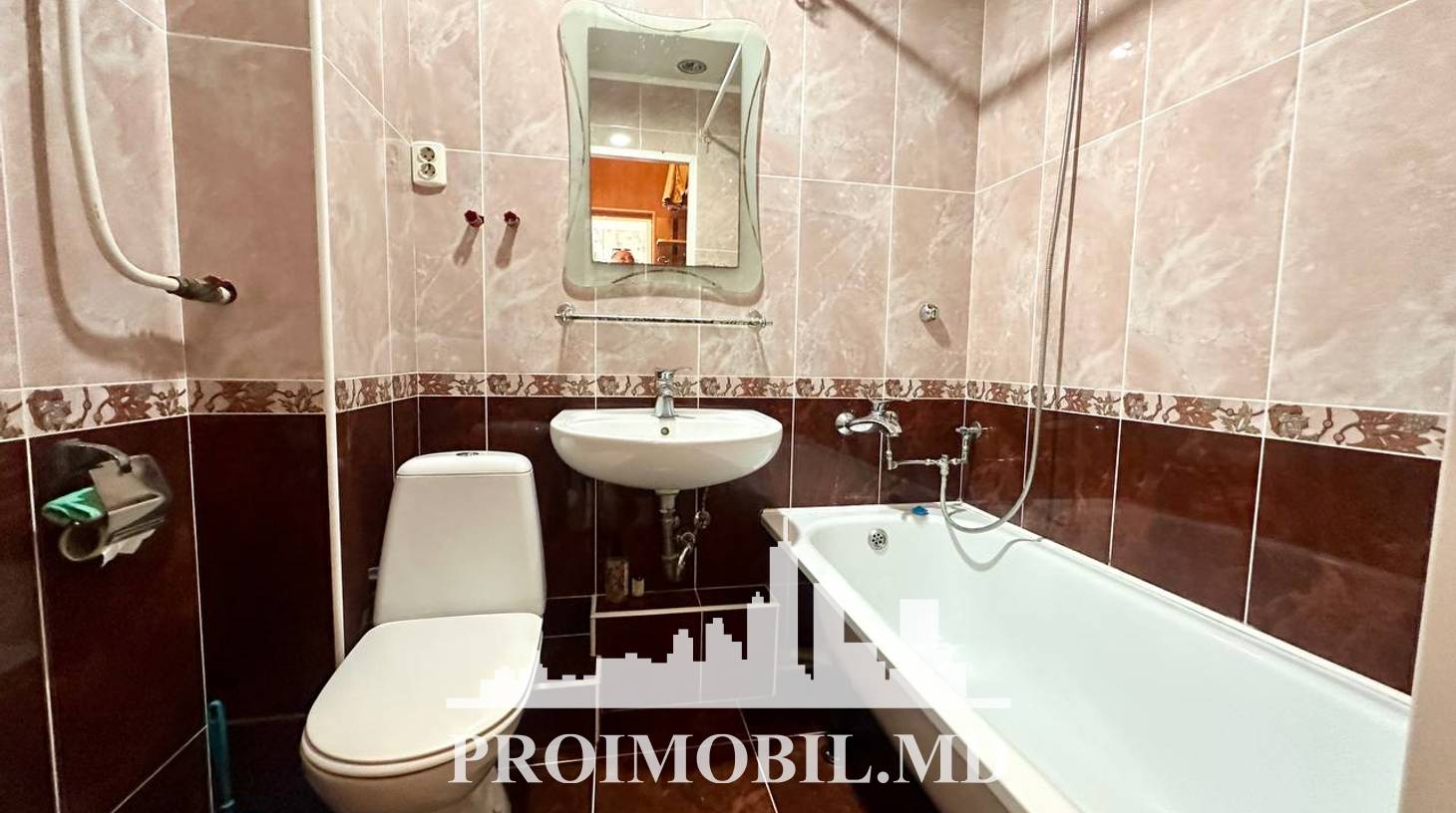 https://images.proimobil.md/4ihxYfs1KQix8IdGcPLdNxJrsqVBBrrFKRi4TuC_9I4/watermark:0.75:so:0:30:0.39/resize:fill:1460:816:1/gravity:ce/bG9jYWw6Ly8vZXN0YXRlL2xyL2EyMDY2MzdjLWE0ODItNDE1Yi04NWJmLTNjZWYyMWNhZmIxMC5qcGVn