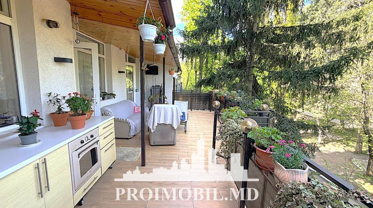 https://images.proimobil.md/4jqj-KXNH1zrT7CRAW5Ulp7dpm7jtFsilZtzn8gR2Eo/watermark:0.75:so:0:30:0.39/resize:fill:1460:816:1/gravity:ce/bG9jYWw6Ly8vZXN0YXRlL2xyL2Y3YjMxYTM1LWZmMTktNDkxZS04OTZiLTE0ZDA4Yjc3M2QyMy5qcGVn