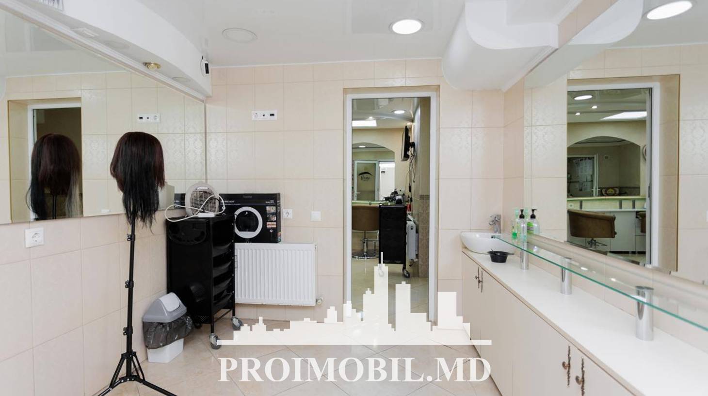 https://images.proimobil.md/4kEnaTi5P5m1aAeQy-4pXa190kQMbJAjBsbcd0RGbfU/watermark:0.75:so:0:30:0.39/resize:fill:1460:816:1/gravity:ce/bG9jYWw6Ly8vZXN0YXRlL2xyLzM2Y2NmMzZhLTY0YzctNGViMy1iNDgxLTk4OTE0OWQ4MWU5OS5qcGVn