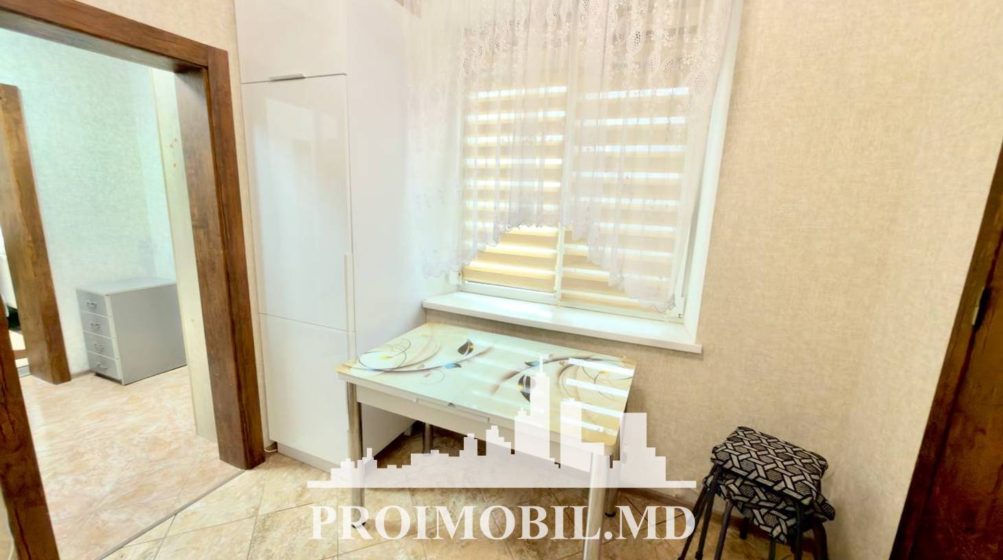 https://images.proimobil.md/4m_4UkbjW4FyuS6DxQ4shL59MEkoKC2lLD2V7w3PMoE/watermark:0.75:so:0:30:0.39/resize:fill:1460:816:1/gravity:ce/bG9jYWw6Ly8vZXN0YXRlL2xyL2EyMmY0MjJhLWE2MzItNDAwMC05ODlmLTZhZGRiNzFkYjNkNS5qcGVn