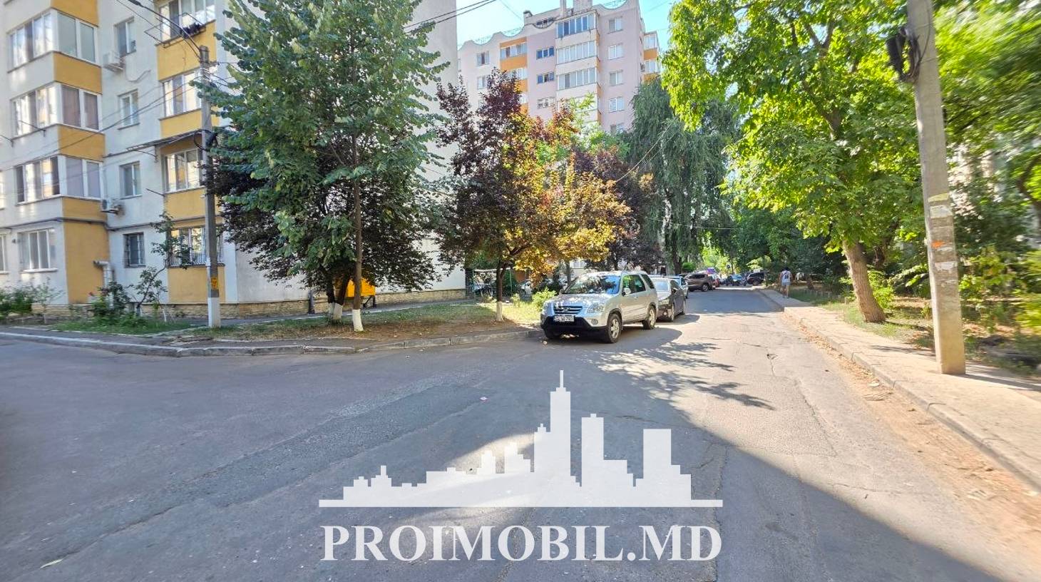 https://images.proimobil.md/4qfkKOtSgLVMxpMkLpmxNUyhV6SEdeVP2DpLkPijIZc/watermark:0.75:so:0:30:0.39/resize:fill:1460:816:1/gravity:ce/bG9jYWw6Ly8vZXN0YXRlL2xyLzdkZWFmZTZiLWIyZTEtNDE1MC05YTliLTg1N2QzMmY5YjI1YS5qcGVn