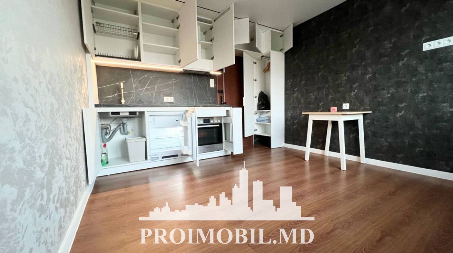 https://images.proimobil.md/4rA3D7Oov09Va_mI5qn0MgOdvMp4x6rSkwdpypkTKJE/watermark:0.75:so:0:30:0.39/resize:fill:1460:816:1/gravity:ce/bG9jYWw6Ly8vZXN0YXRlL2xyLzJmNGQyZDZjLTY2ODItNGM1MS05MTU5LTg0OTA5OTQ4MTMxNC5qcGVn