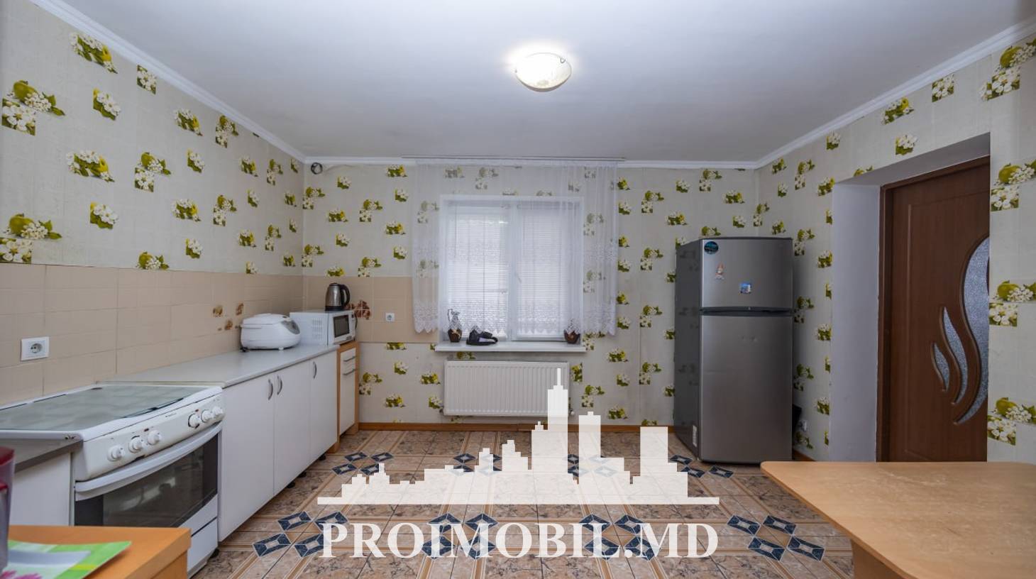 https://images.proimobil.md/4sasX9O1dXbLKtEOYP1DLSzBvnJuj7Ue8ESWC9DEsic/watermark:0.75:so:0:30:0.39/resize:fill:1460:816:1/gravity:ce/bG9jYWw6Ly8vZXN0YXRlL2xyLzk0NWEzMzQwLTE2OWEtNDU1ZC04YWMxLTVhNzU3MzdmNGQyMC5qcGVn