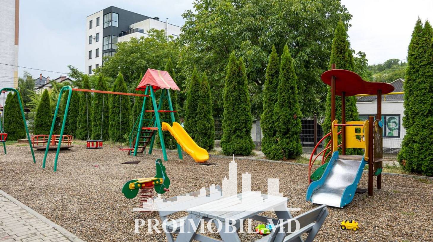 https://images.proimobil.md/4wcOikQK5fOP8l6RzzOFWDu382KReIVwKWIVF4ABX38/watermark:0.75:so:0:30:0.39/resize:fill:1460:816:1/gravity:ce/bG9jYWw6Ly8vZXN0YXRlL2xyL2QxNTZlZDA3LTQxM2YtNDdhYy1iMGU2LTEwODU1ZWE2Y2ZmZC5qcGVn