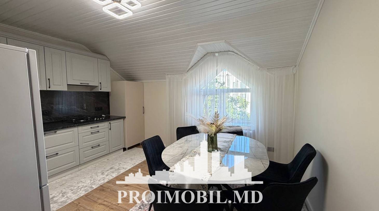 https://images.proimobil.md/4xoSMgUmcAnWMe5JjdvJbp29UgrwtQVuQ_1FjYQv-w8/watermark:0.75:so:0:30:0.39/resize:fill:1460:816:1/gravity:ce/bG9jYWw6Ly8vZXN0YXRlL2xyLzllZmY4NTdlLTA3ZDQtNDBmOS1hYzdlLTBmYTBiMDFjYzM1NS5qcGVn