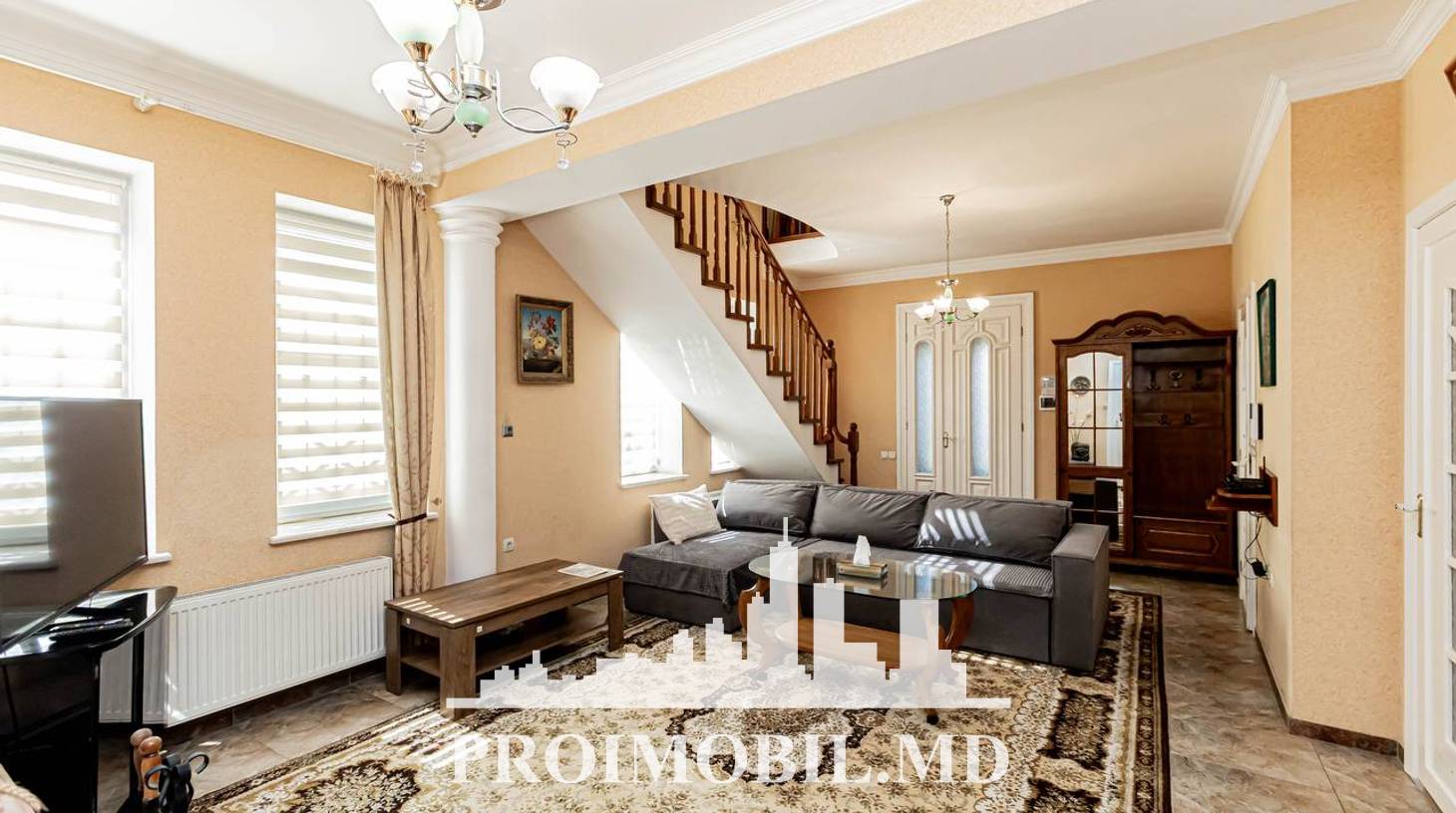 https://images.proimobil.md/4yMFQF96wfs6jdYyw10BVpVYjw1l3Ad3Zk14ARXbfqo/watermark:0.75:so:0:30:0.39/resize:fill:1460:816:1/gravity:ce/bG9jYWw6Ly8vZXN0YXRlL2xyLzM2OGIwYTI1LTU3NDgtNGVlZS05YTcyLWFlY2JjYTdlN2EzYS5qcGVn