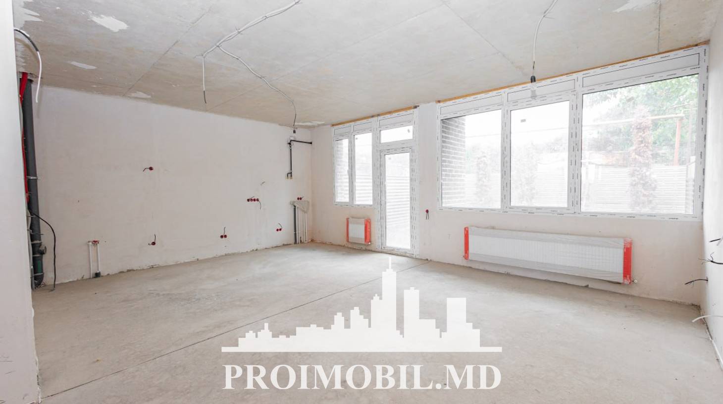 https://images.proimobil.md/55G4fVQ5FZRTpNhpJGzyQPLQpLbsfMk60hldJ_R-0IY/watermark:0.75:so:0:30:0.39/resize:fill:1460:816:1/gravity:ce/bG9jYWw6Ly8vZXN0YXRlL2xyL2ZjNWUwNTUzLWVmZTAtNDk3NC05YTA4LTJkNmVlNmZiNzRmYS5qcGVn