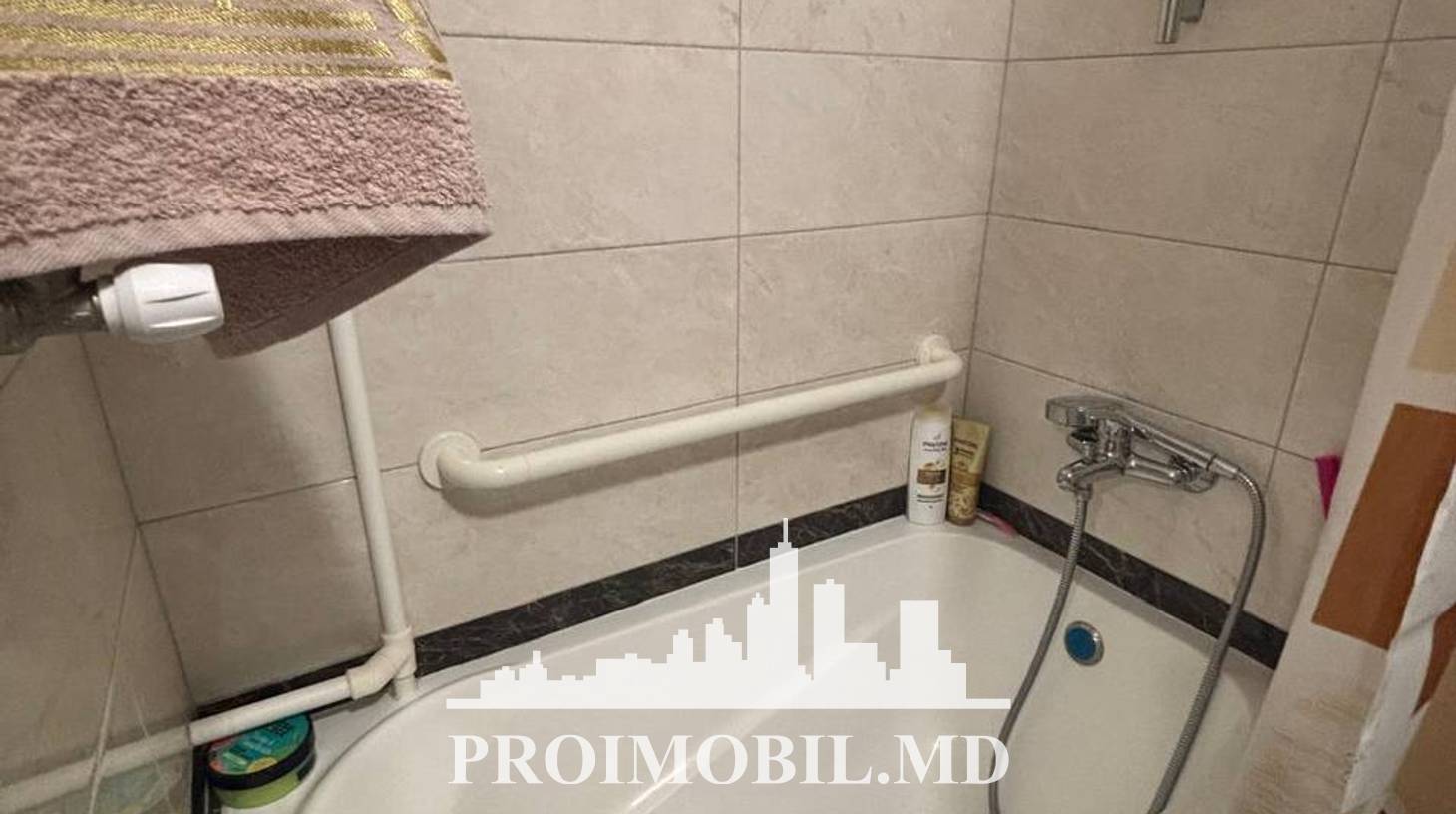 https://images.proimobil.md/55fGgOumTZvLsWdyRylZKga2Zb9jTf-YI8SLLtyabc0/watermark:0.75:so:0:30:0.39/resize:fill:1460:816:1/gravity:ce/bG9jYWw6Ly8vZXN0YXRlL2xyL2JmN2E5OGZjLTZhOGMtNGU0Zi05NDkyLTNkOTM1ZjkyZTA4Ni5qcGVn