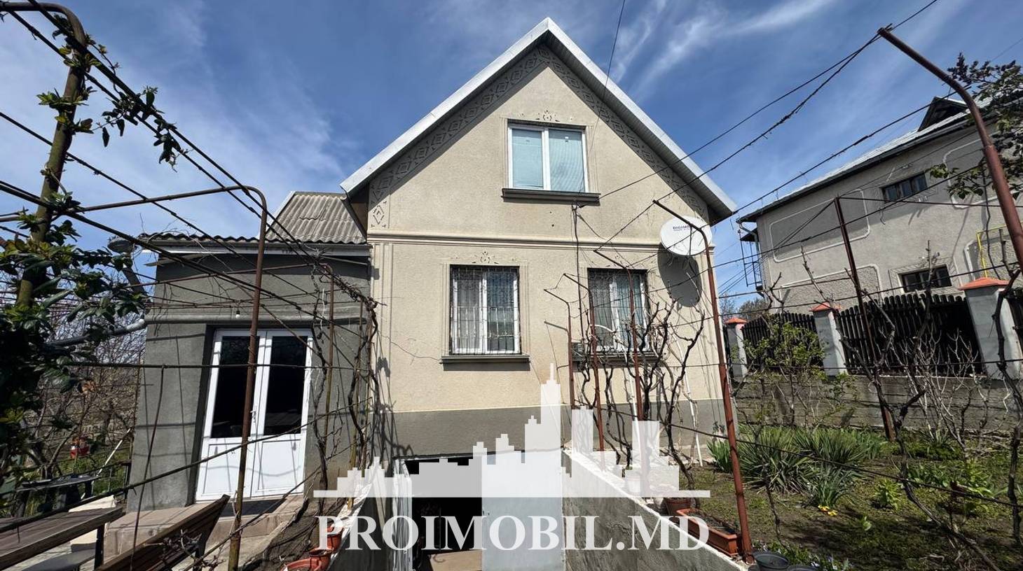 https://images.proimobil.md/584PER7O3eQlHIgWCUrLwy2wz3obTzJFazwh4q_HLeY/watermark:0.75:so:0:30:0.39/resize:fill:1460:816:1/gravity:ce/bG9jYWw6Ly8vZXN0YXRlL2xyL2Y0NzM2ZTE4LTQ4M2ItNDM0Yy05NTRmLTI2NzU2YzQ4NTVmNi5qcGVn