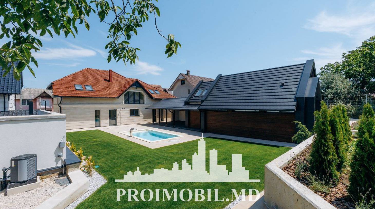 https://images.proimobil.md/5FBgV2FVOd4x4yr4vUwtXmTomRpWYcGsa8TgCaYtxRs/watermark:0.75:so:0:30:0.39/resize:fill:1460:816:1/gravity:ce/bG9jYWw6Ly8vZXN0YXRlL2xyL2ZjNjU1MjE2LTRiMDgtNGJkYy04MTAyLTljMjRjZGQzZTVjOS5qcGVn