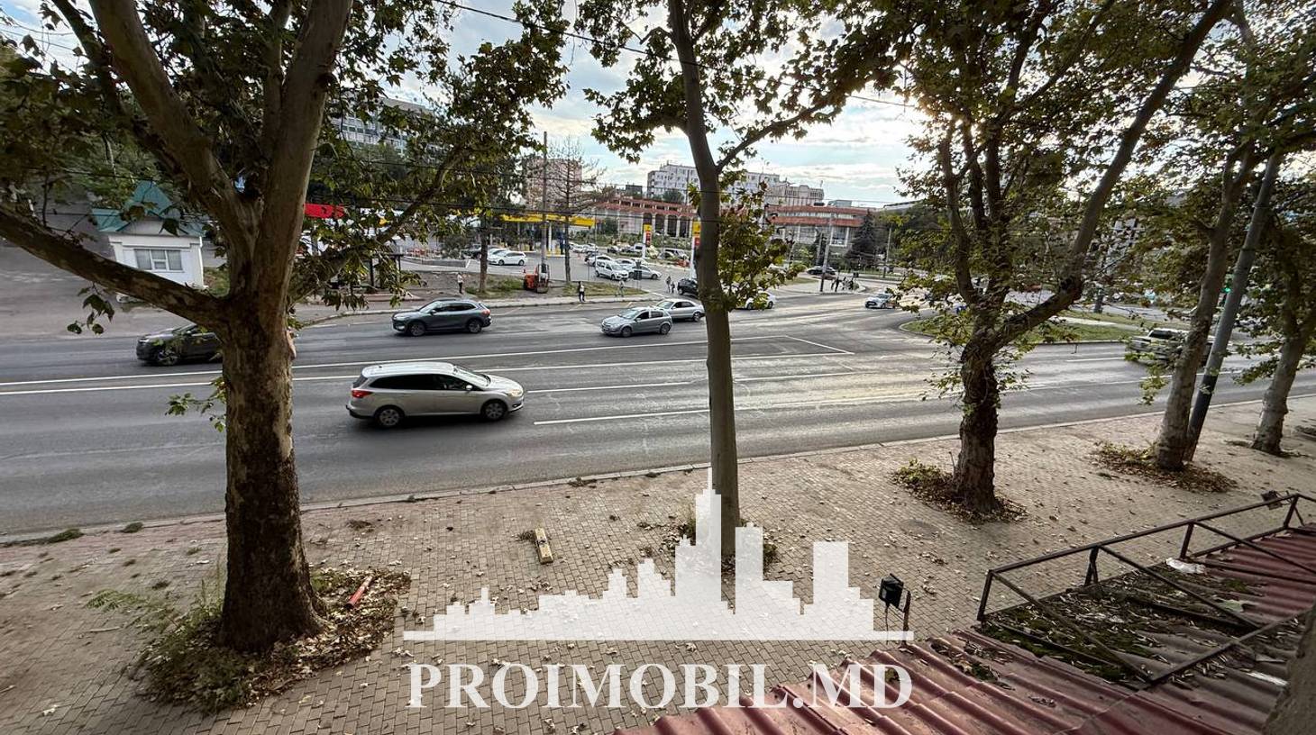 https://images.proimobil.md/5JZcuCbPNd5ZT1Vhf2l9BsufBEJ6DsYrCA_3liX7WfQ/watermark:0.75:so:0:30:0.39/resize:fill:1460:816:1/gravity:ce/bG9jYWw6Ly8vZXN0YXRlL2xyLzBhN2EzYmEwLWI4ZDMtNDQxMy05ODcwLTk1ZmM5YzA5NzEzNC5qcGVn