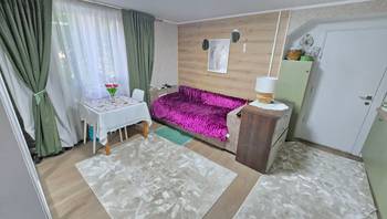 https://images.proimobil.md/5K4pedKJ0XQJeGnyX6wp_w2w7zg-FCRhrssqDlWE9Lw/resize:fill:350:198:1/gravity:ce/bG9jYWw6Ly8vZXN0YXRlL2xyLzNiODUzYjU1LTE4ZjUtNGZiYy1iN2ZhLTYyNGYyYTQyNzQzMy5qcGVn