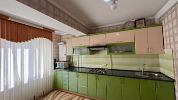 https://images.proimobil.md/5LTb4MVx9m9PAOqRhukK5XOCmauz7tDg7DIDJzSVYEM/resize:fill:350:198:1/gravity:ce/bG9jYWw6Ly8vZXN0YXRlL2xyL2VjZDk1ZjYxLWU0ZTUtNDBiMC04MjFhLTQ2MTRhM2RiY2M0NS5qcGVn