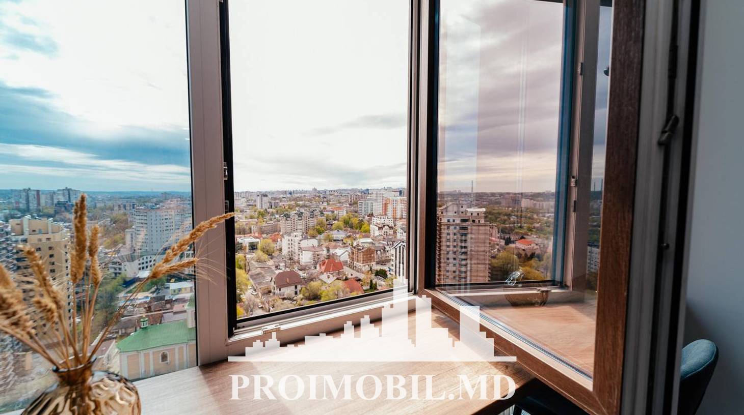 https://images.proimobil.md/5L_X9QNFMLxQR51xFU28J8XBgd2ioUo-0gG2AwYHN30/watermark:0.75:so:0:30:0.39/resize:fill:1460:816:1/gravity:ce/bG9jYWw6Ly8vZXN0YXRlL2xyLzdmZjI5N2NlLWVmMTQtNGU0Ny1iOGI2LTJhYWU4Yzk1ZjkwZi5qcGVn