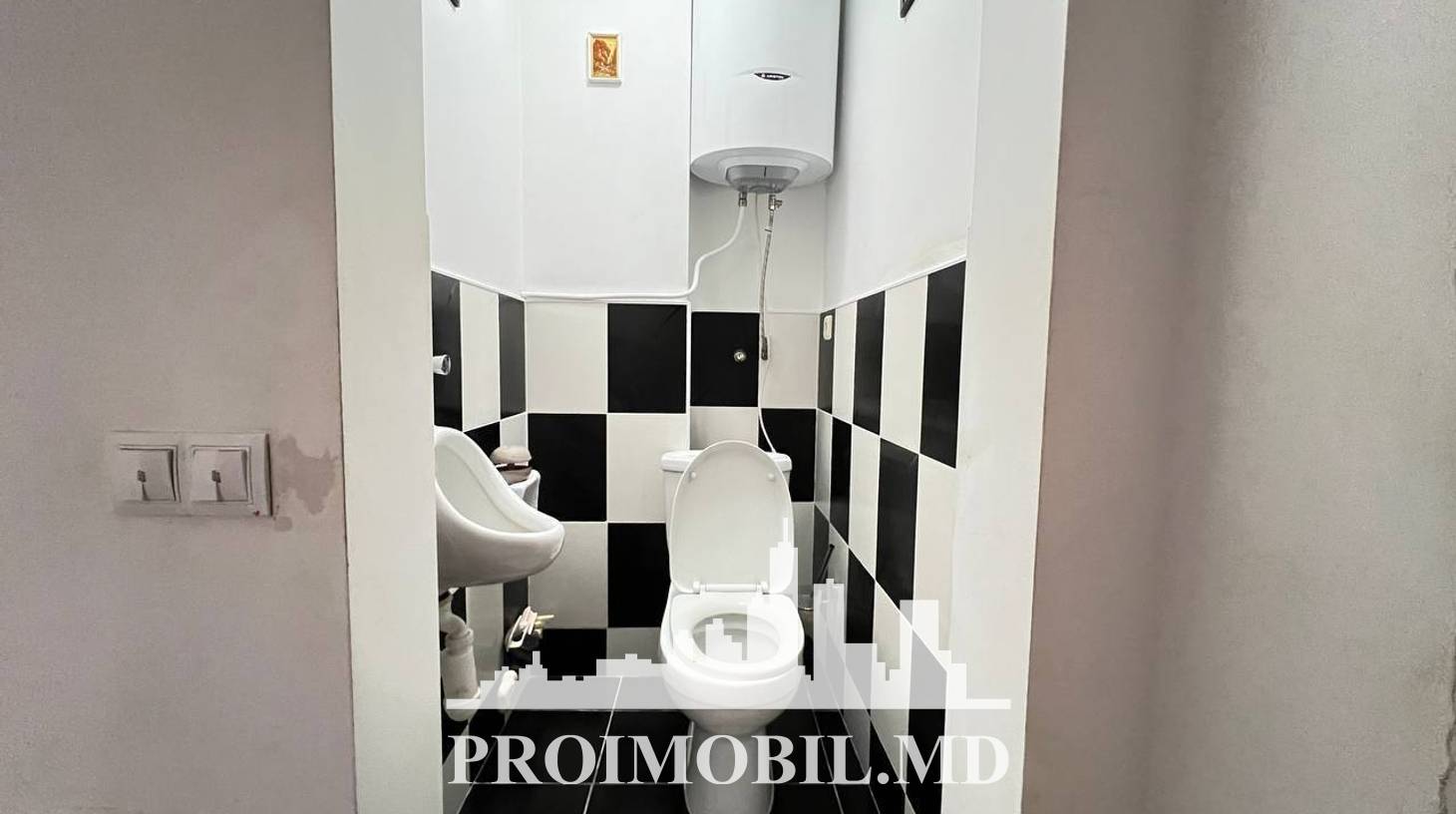 https://images.proimobil.md/5QCTET0_nMZU_zsEm9V30yj1Bp8jJ6viknxL6qa_fik/watermark:0.75:so:0:30:0.39/resize:fill:1460:816:1/gravity:ce/bG9jYWw6Ly8vZXN0YXRlL2xyL2IwNmE5MTllLTZhODEtNGQ5Zi1iOTEwLTg3NWU3NmFhZjMwMi5qcGVn