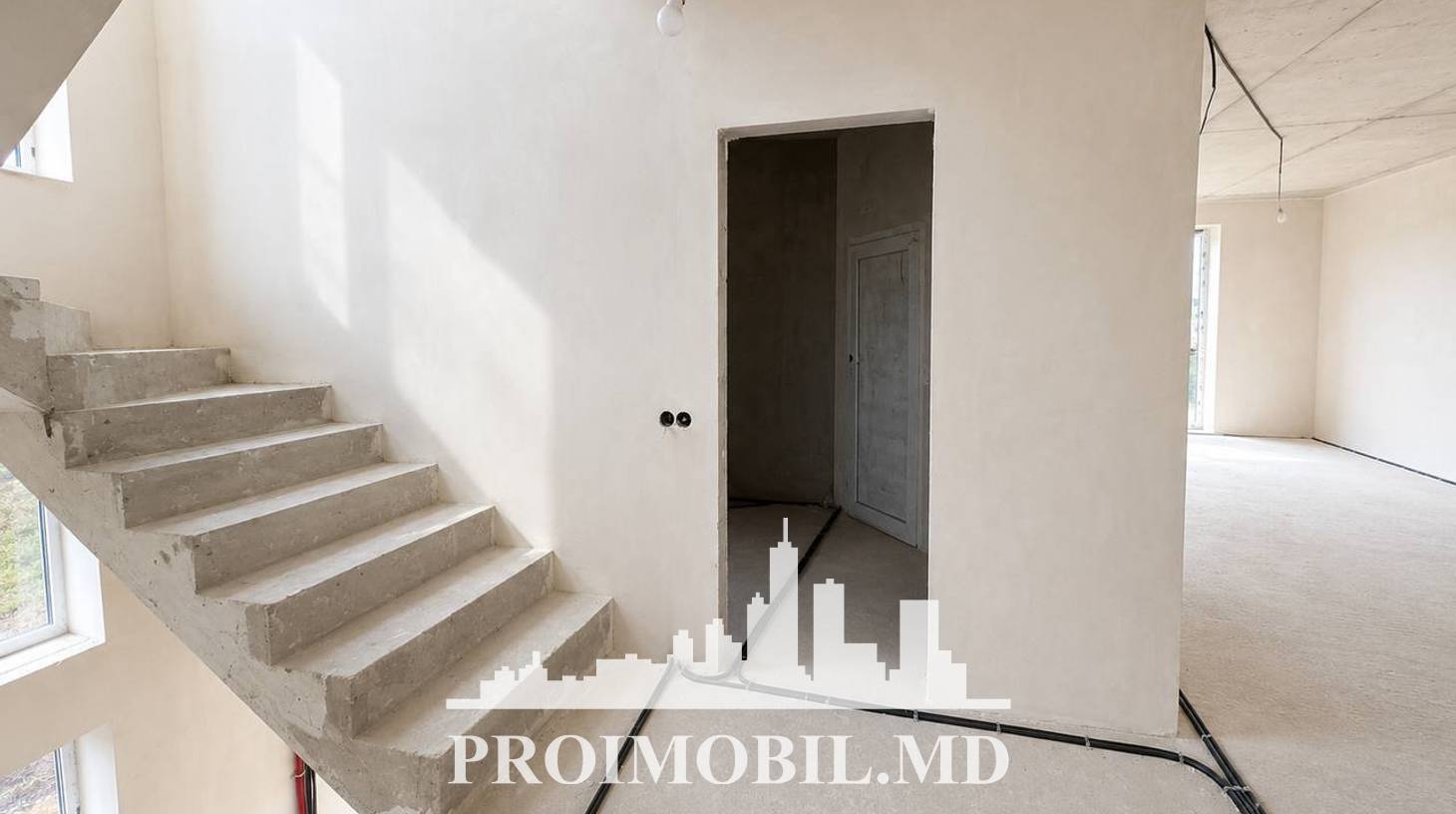 https://images.proimobil.md/5R7c5oYxqLZzJQspPYf6tfwGL-t8gslzfLtO4Pth5po/watermark:0.75:so:0:30:0.39/resize:fill:1460:816:1/gravity:ce/bG9jYWw6Ly8vZXN0YXRlL2xyLzE0MzBkNjc1LWRmYjAtNGJlMy05NDFmLWNhZjQ1ODgzMTQ1Yi5qcGVn