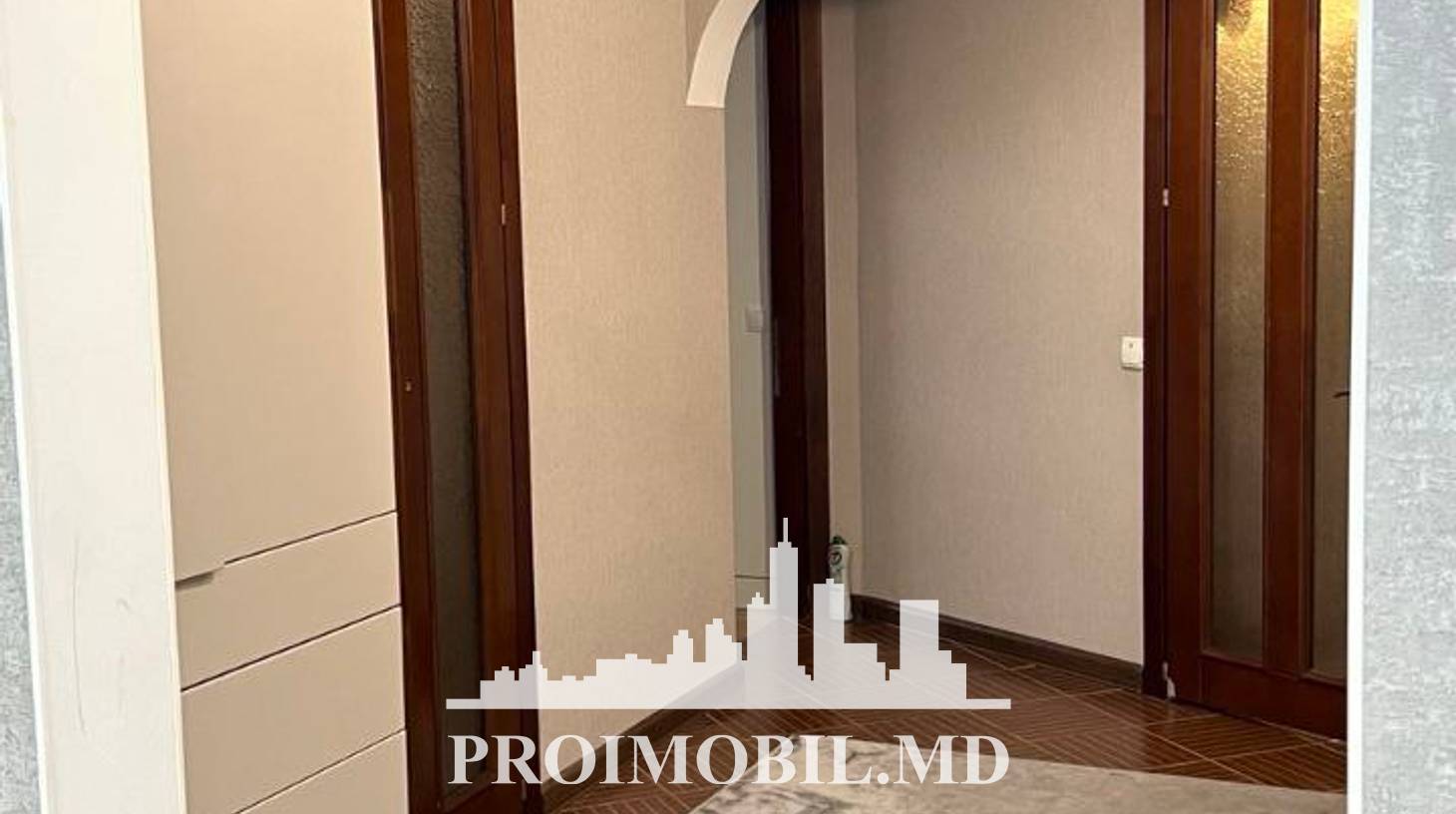 https://images.proimobil.md/5SIOUWK-wLC-M9XPEt01dnNYC9dqI32w5EY97KzPP2M/watermark:0.75:so:0:30:0.39/resize:fill:1460:816:1/gravity:ce/bG9jYWw6Ly8vZXN0YXRlL2xyLzEyODI4MmJkLWUwMTYtNDhhOC1iNTJjLTUxZDFjZGI5NjkxMi5qcGVn