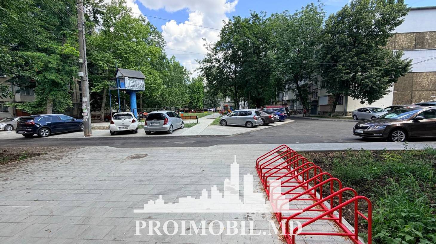 https://images.proimobil.md/5SpeRolJGRSVdJNGGUnH7WnR2VXsPTj8QS_o2vHYA5k/watermark:0.75:so:0:30:0.39/resize:fill:1460:816:1/gravity:ce/bG9jYWw6Ly8vZXN0YXRlL2xyLzhmYzVhNmI4LWJiMmMtNGE5OC05Y2JlLWM4ODc2MTg1MjdkYS5qcGVn