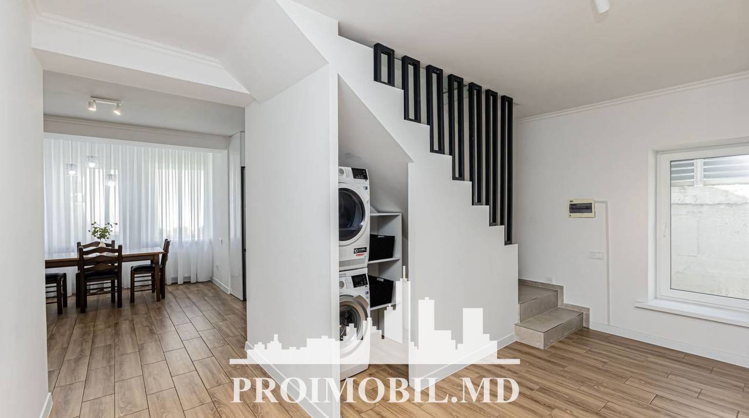 https://images.proimobil.md/5Uakt3-WHv0GJGMBLeqBihrJN9r8SMH3esb053iU9BM/watermark:0.75:so:0:30:0.39/resize:fill:1460:816:1/gravity:ce/bG9jYWw6Ly8vZXN0YXRlL2xyL2JkMTdmY2E5LWM3YmMtNDcwOS05ZjUxLTZmMjhhNTNmZGM2Mi5qcGVn