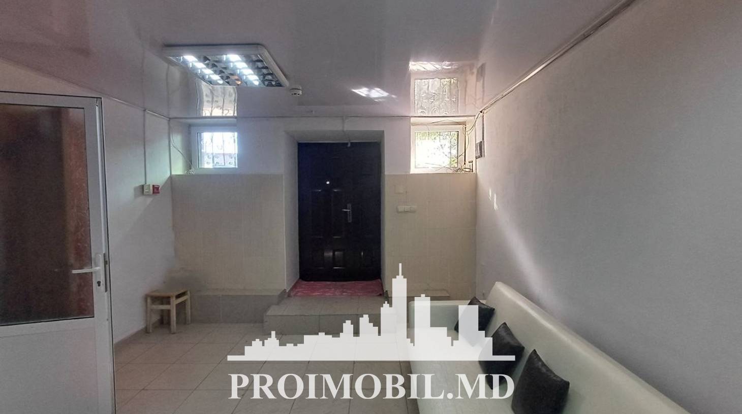 https://images.proimobil.md/5ZNyWquAcvgm2nUEaIQwV76eh8GzMndcoI7LAnp1VTM/watermark:0.75:so:0:30:0.39/resize:fill:1460:816:1/gravity:ce/bG9jYWw6Ly8vZXN0YXRlL2xyLzg4NTg1ZDQwLTllNjktNGRlMS05OTA1LTBmYzgyMjQ5MmE3Zi5qcGVn