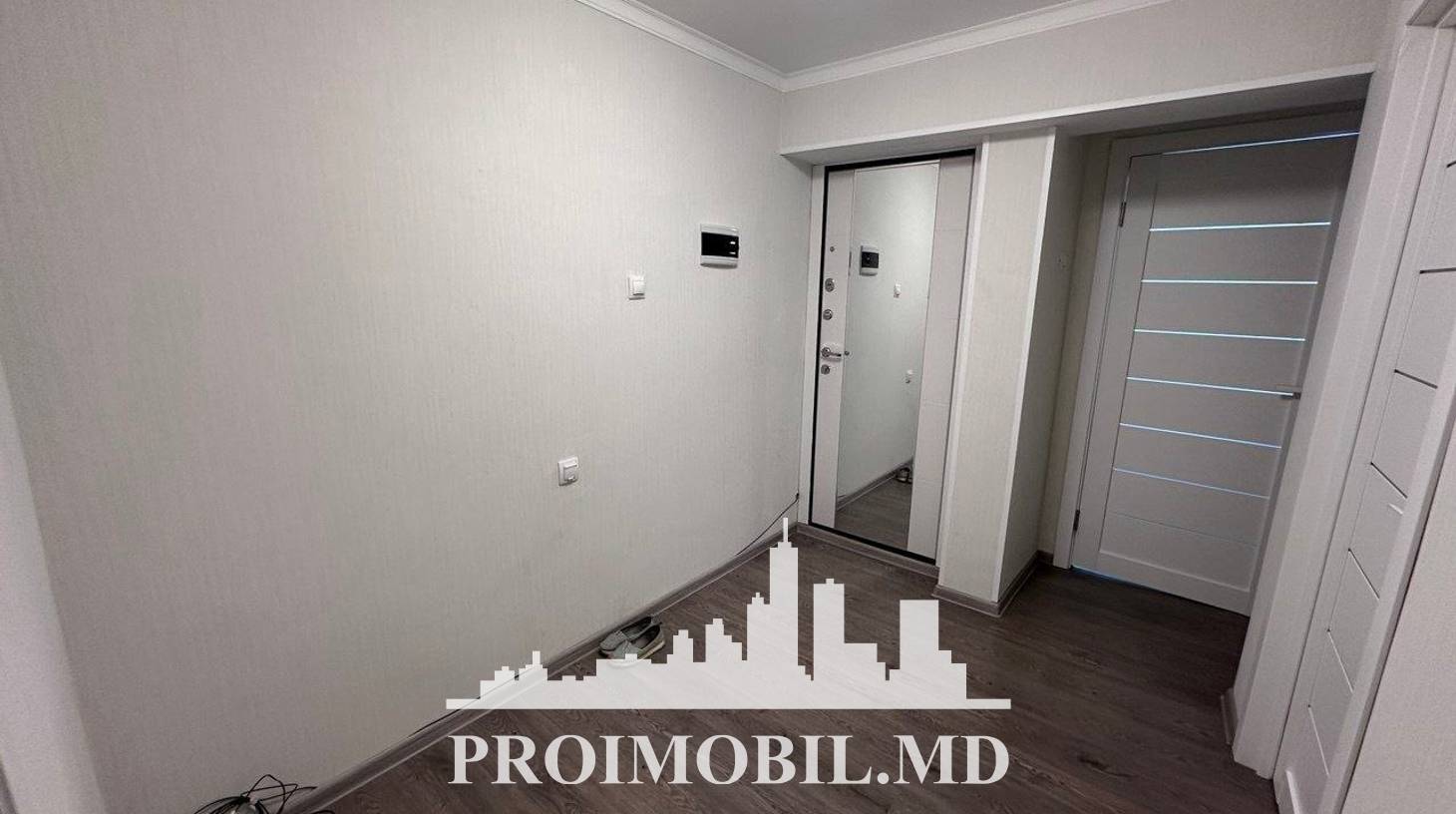 https://images.proimobil.md/5ZRx55-SQNBhZztQXFHVypbxsGqhALgN4snJZyXUud4/watermark:0.75:so:0:30:0.39/resize:fill:1460:816:1/gravity:ce/bG9jYWw6Ly8vZXN0YXRlL2xyLzQ4NDE0Nzg1LTMxZWUtNDY1ZS1iZGZmLTM2YjVjYzI1ZDg5OC5qcGVn