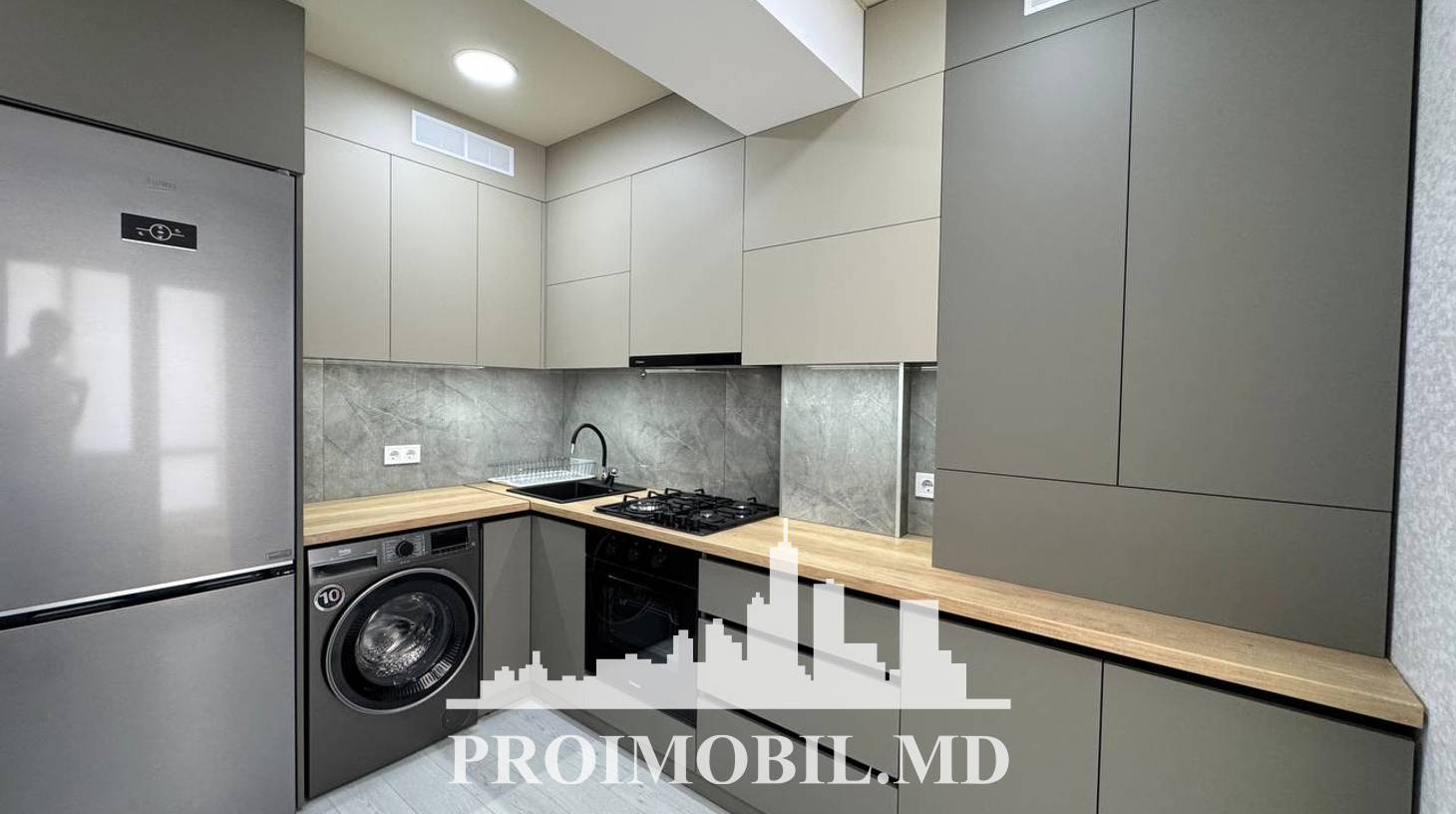 https://images.proimobil.md/5ZbJy4skOov5VenT-0cvBV8hjMqzGZE-SYuUyTkI28s/watermark:0.75:so:0:30:0.39/resize:fill:1460:816:1/gravity:ce/bG9jYWw6Ly8vZXN0YXRlL2xyL2Q5MWY3OTQ4LTExNDQtNGZiNi1iZWI1LTljMjU3ZWU3MGU2YS5qcGVn