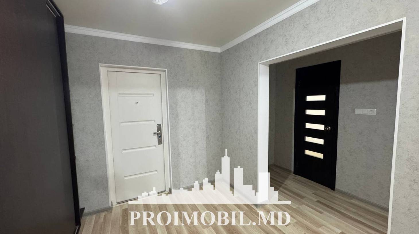 https://images.proimobil.md/5cQXIC-EVGP-UOH6Jy8LZuxsRf9lyewiPjUjENTZ2_I/watermark:0.75:so:0:30:0.39/resize:fill:1460:816:1/gravity:ce/bG9jYWw6Ly8vZXN0YXRlL2xyLzhmN2RmNDI4LTAzNjEtNGI5Ni1iYTQ0LWMzNmVhMjlkNjkzOC5qcGVn